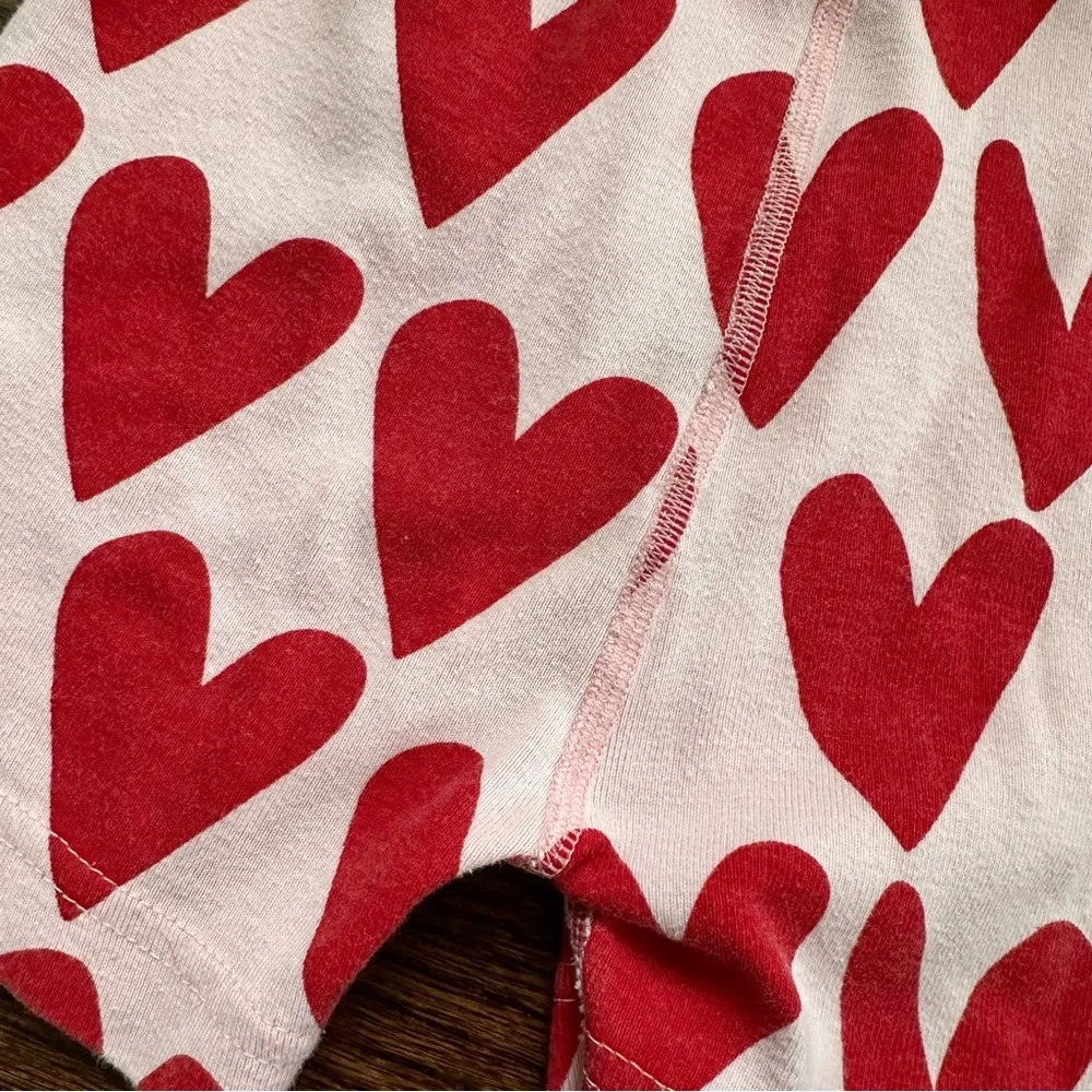 Hanna Andersson hearts pajamas, size 120/6-7 US